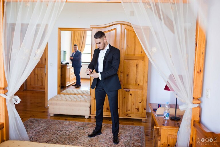 WAAACH5BAEAAAAALAAAAAABAAEAAAICRAEAOw==