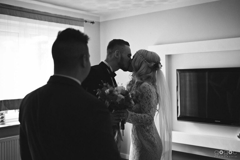 WAAACH5BAEAAAAALAAAAAABAAEAAAICRAEAOw==