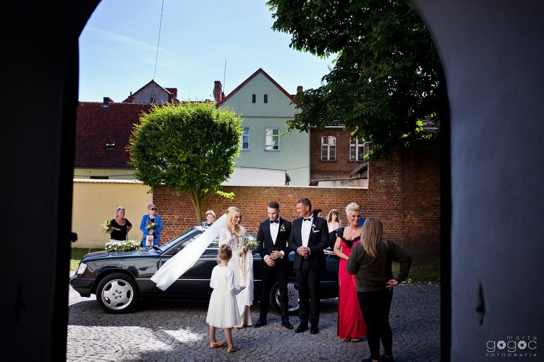 WAAACH5BAEAAAAALAAAAAABAAEAAAICRAEAOw==