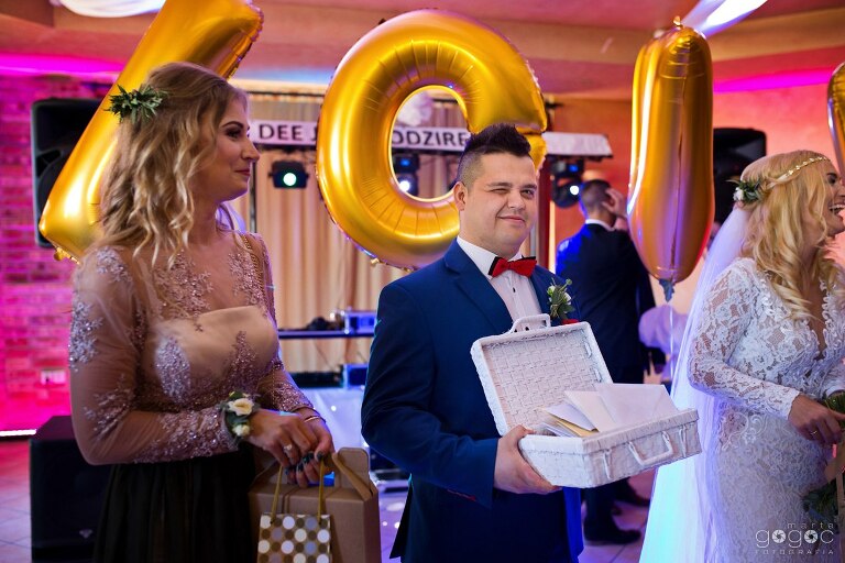 WAAACH5BAEAAAAALAAAAAABAAEAAAICRAEAOw==