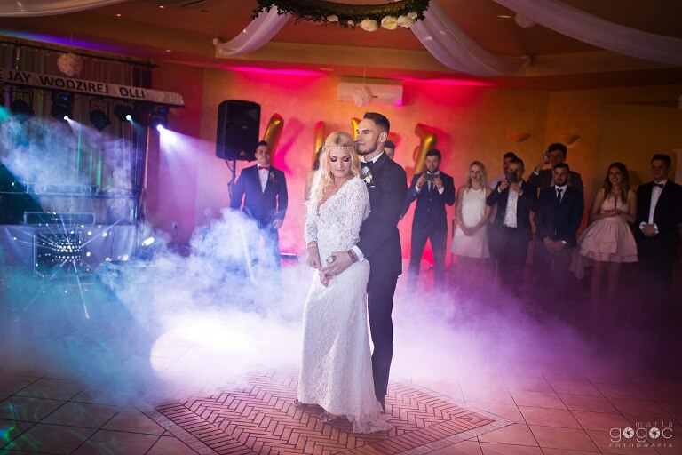 WAAACH5BAEAAAAALAAAAAABAAEAAAICRAEAOw==