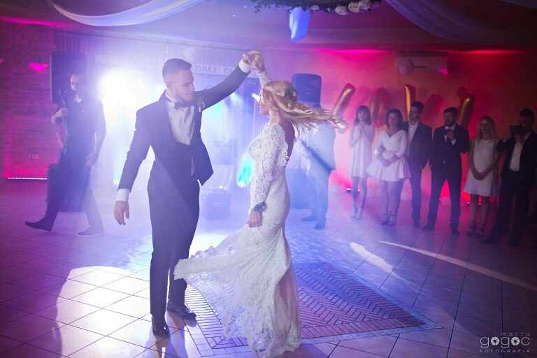 WAAACH5BAEAAAAALAAAAAABAAEAAAICRAEAOw==