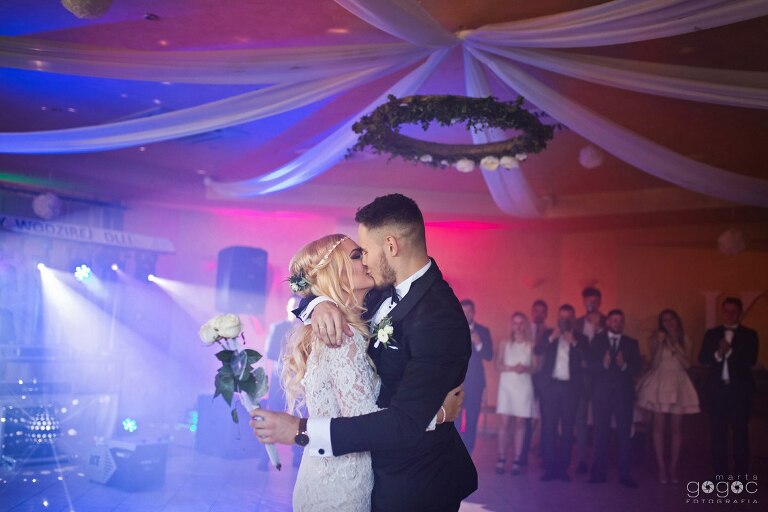 WAAACH5BAEAAAAALAAAAAABAAEAAAICRAEAOw==