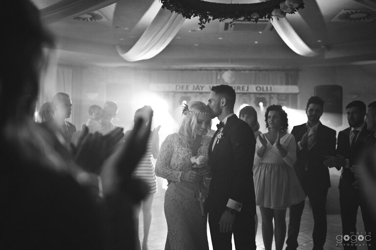 WAAACH5BAEAAAAALAAAAAABAAEAAAICRAEAOw==