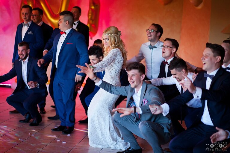 WAAACH5BAEAAAAALAAAAAABAAEAAAICRAEAOw==