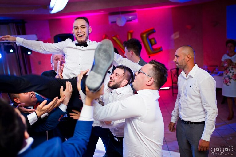 WAAACH5BAEAAAAALAAAAAABAAEAAAICRAEAOw==