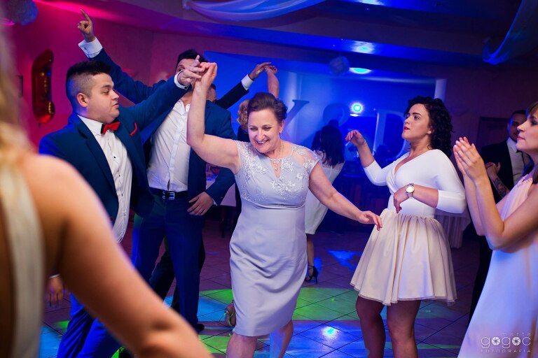 WAAACH5BAEAAAAALAAAAAABAAEAAAICRAEAOw==