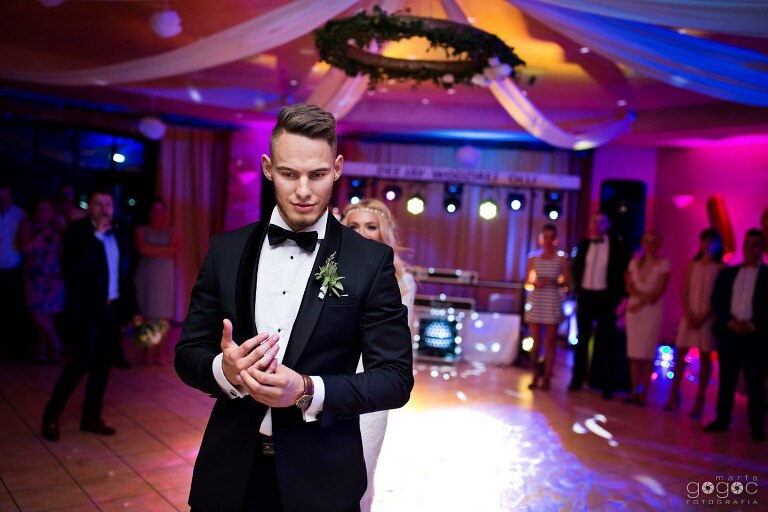 WAAACH5BAEAAAAALAAAAAABAAEAAAICRAEAOw==