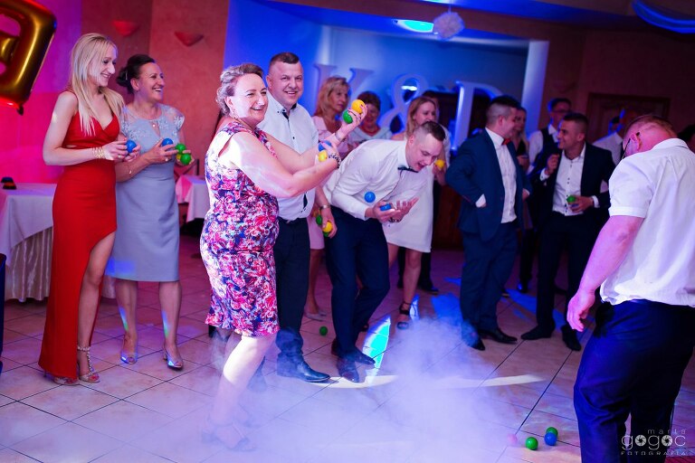 WAAACH5BAEAAAAALAAAAAABAAEAAAICRAEAOw==