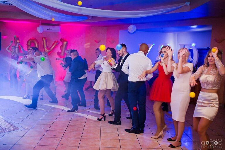 WAAACH5BAEAAAAALAAAAAABAAEAAAICRAEAOw==