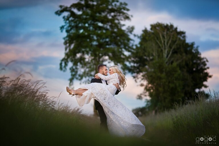 WAAACH5BAEAAAAALAAAAAABAAEAAAICRAEAOw==