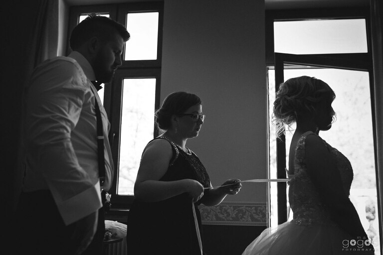 WAAACH5BAEAAAAALAAAAAABAAEAAAICRAEAOw==