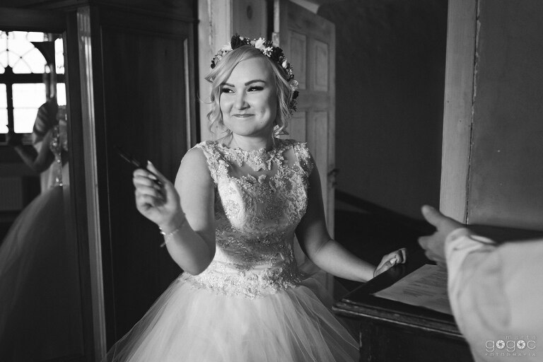 WAAACH5BAEAAAAALAAAAAABAAEAAAICRAEAOw==