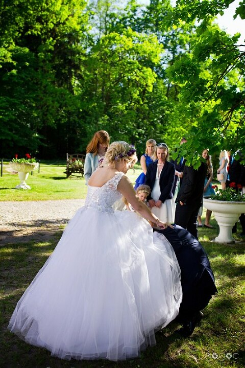 WAAACH5BAEAAAAALAAAAAABAAEAAAICRAEAOw==