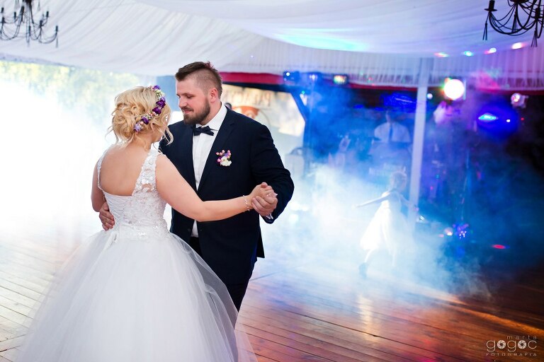 WAAACH5BAEAAAAALAAAAAABAAEAAAICRAEAOw==