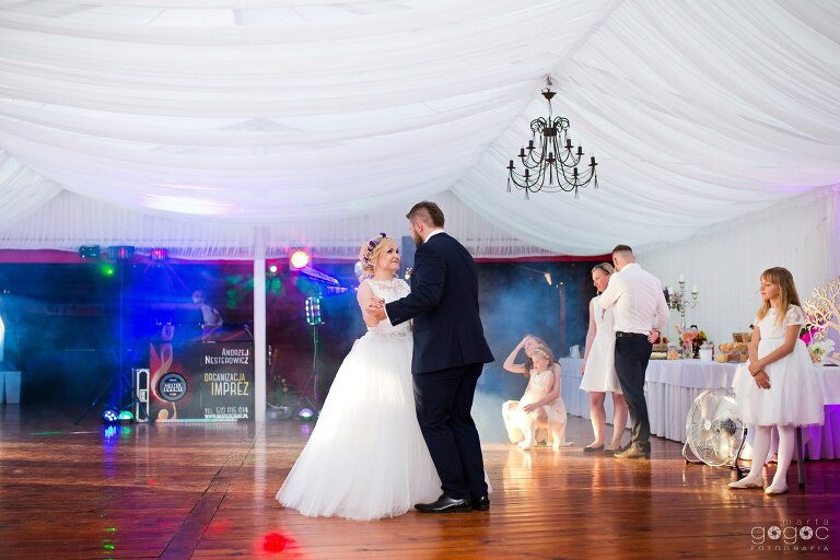 WAAACH5BAEAAAAALAAAAAABAAEAAAICRAEAOw==