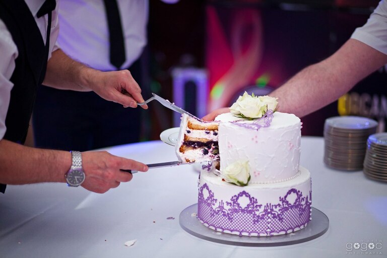 WAAACH5BAEAAAAALAAAAAABAAEAAAICRAEAOw==