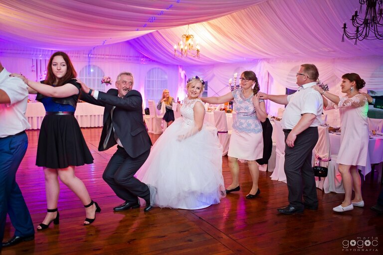 WAAACH5BAEAAAAALAAAAAABAAEAAAICRAEAOw==