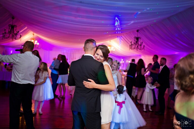 WAAACH5BAEAAAAALAAAAAABAAEAAAICRAEAOw==