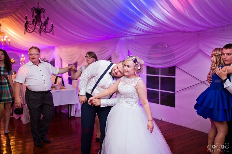 WAAACH5BAEAAAAALAAAAAABAAEAAAICRAEAOw==