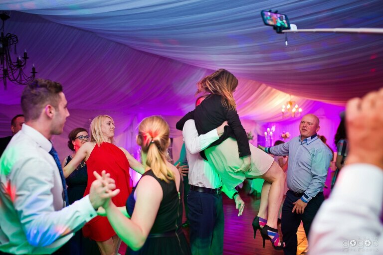 WAAACH5BAEAAAAALAAAAAABAAEAAAICRAEAOw==