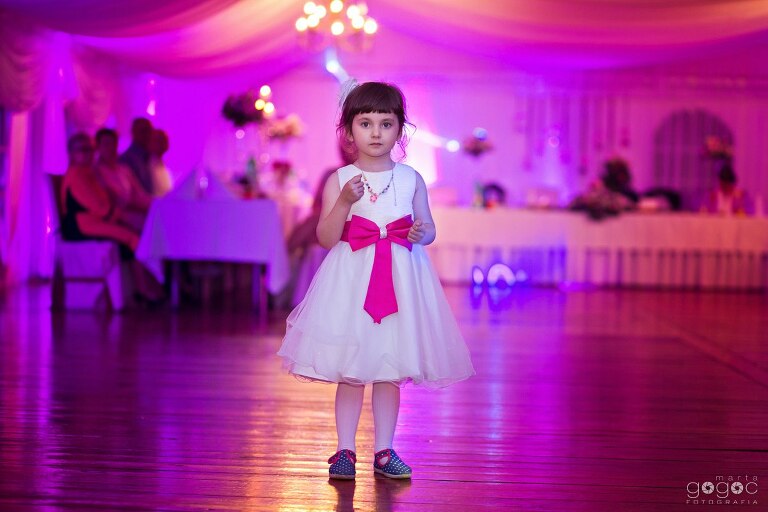 WAAACH5BAEAAAAALAAAAAABAAEAAAICRAEAOw==