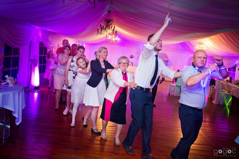 WAAACH5BAEAAAAALAAAAAABAAEAAAICRAEAOw==