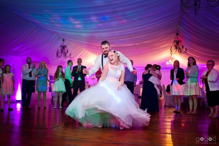 WAAACH5BAEAAAAALAAAAAABAAEAAAICRAEAOw==