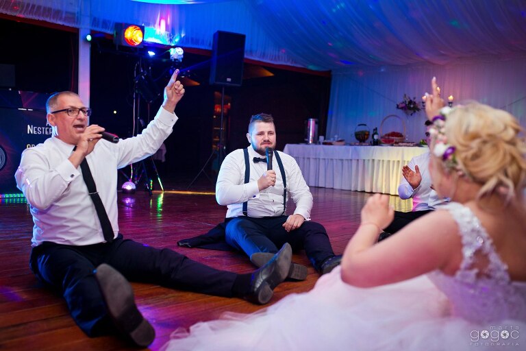 WAAACH5BAEAAAAALAAAAAABAAEAAAICRAEAOw==