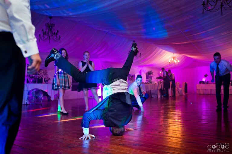 WAAACH5BAEAAAAALAAAAAABAAEAAAICRAEAOw==