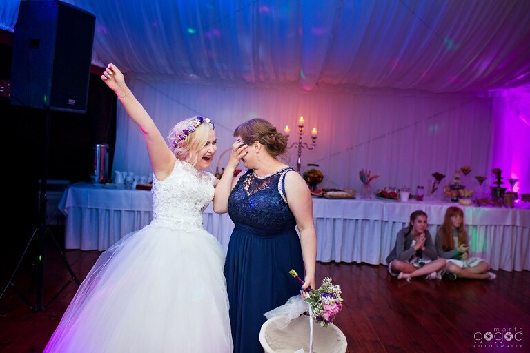 WAAACH5BAEAAAAALAAAAAABAAEAAAICRAEAOw==