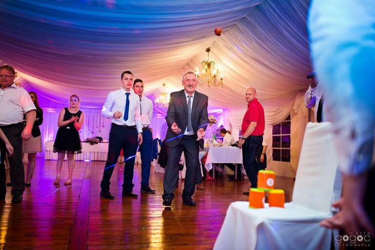 WAAACH5BAEAAAAALAAAAAABAAEAAAICRAEAOw==