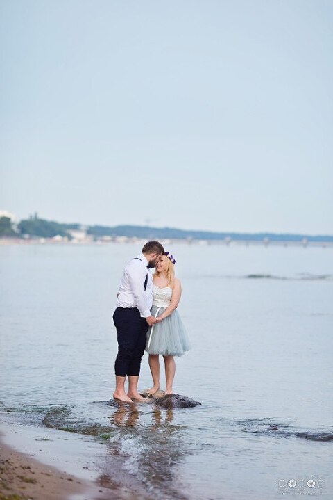 WAAACH5BAEAAAAALAAAAAABAAEAAAICRAEAOw==