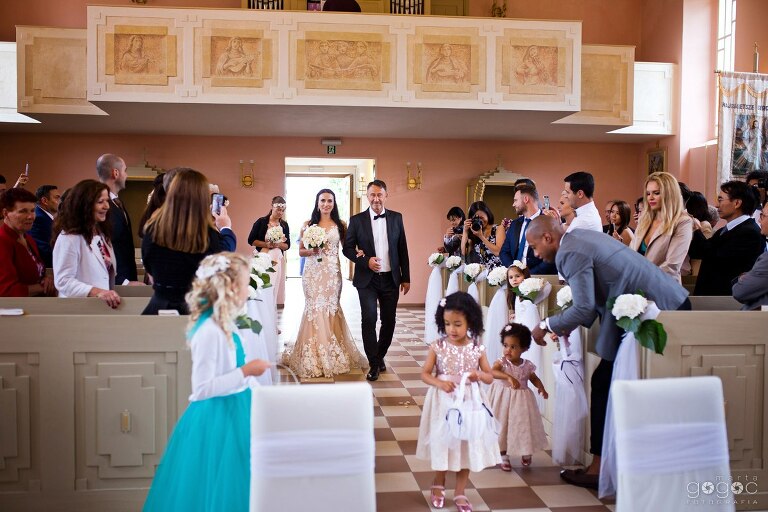 WAAACH5BAEAAAAALAAAAAABAAEAAAICRAEAOw==