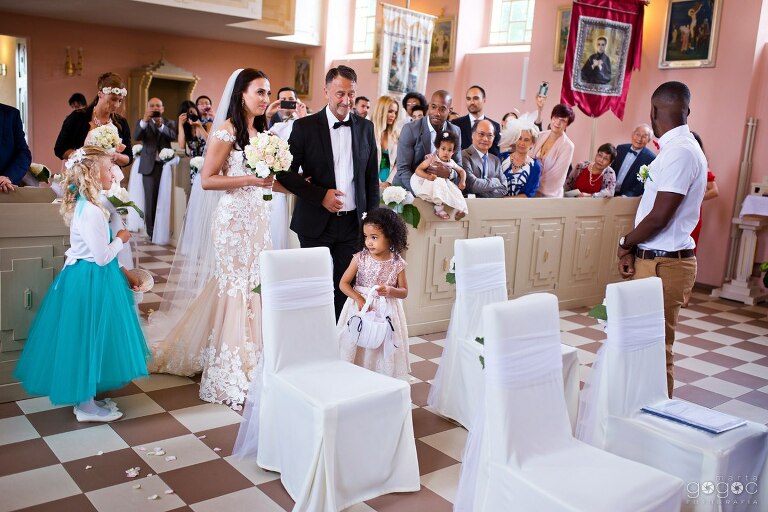 WAAACH5BAEAAAAALAAAAAABAAEAAAICRAEAOw==