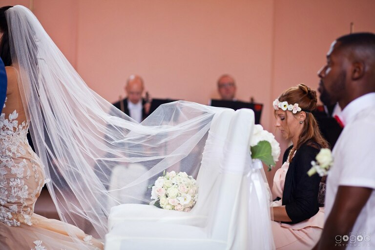 WAAACH5BAEAAAAALAAAAAABAAEAAAICRAEAOw==