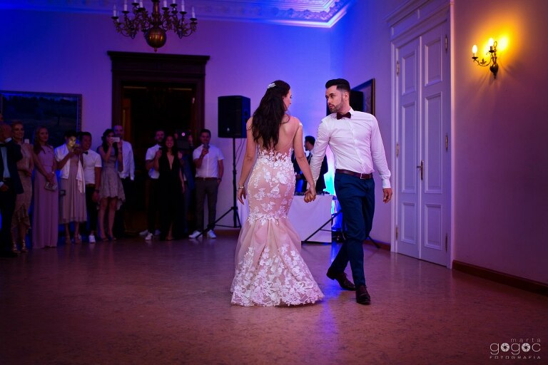 WAAACH5BAEAAAAALAAAAAABAAEAAAICRAEAOw==