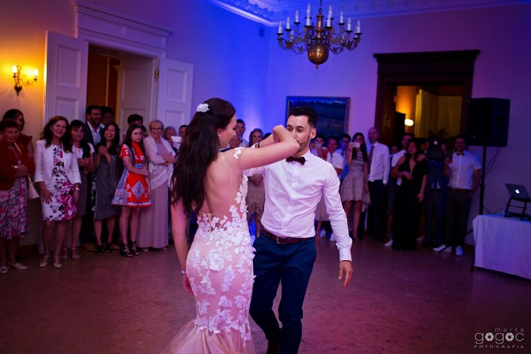 WAAACH5BAEAAAAALAAAAAABAAEAAAICRAEAOw==