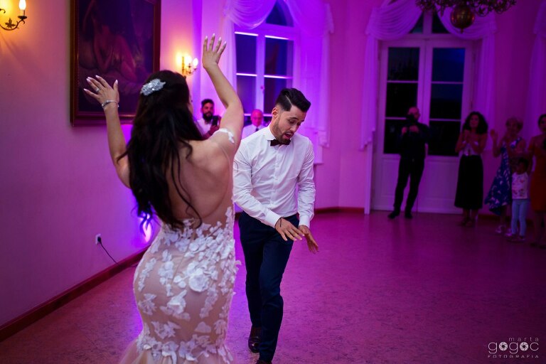 WAAACH5BAEAAAAALAAAAAABAAEAAAICRAEAOw==