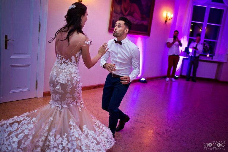 WAAACH5BAEAAAAALAAAAAABAAEAAAICRAEAOw==