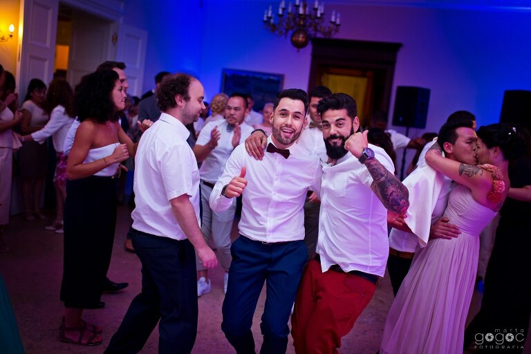 WAAACH5BAEAAAAALAAAAAABAAEAAAICRAEAOw==