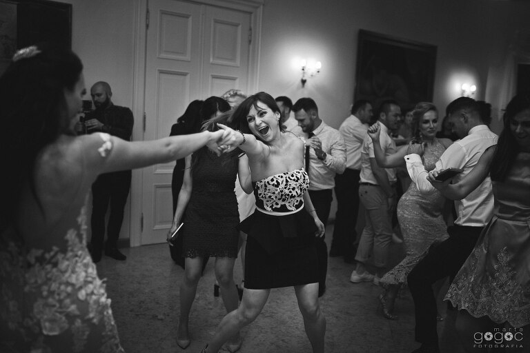 WAAACH5BAEAAAAALAAAAAABAAEAAAICRAEAOw==