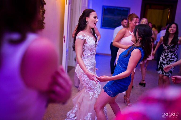 WAAACH5BAEAAAAALAAAAAABAAEAAAICRAEAOw==