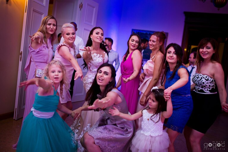 WAAACH5BAEAAAAALAAAAAABAAEAAAICRAEAOw==