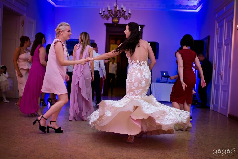 WAAACH5BAEAAAAALAAAAAABAAEAAAICRAEAOw==