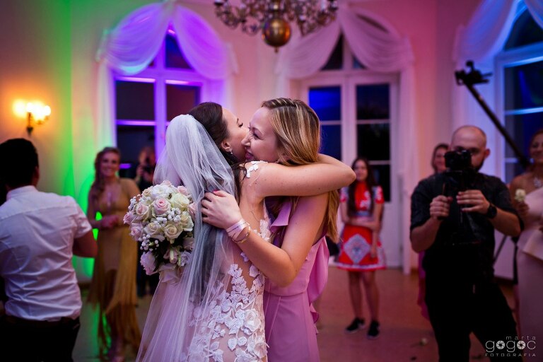 WAAACH5BAEAAAAALAAAAAABAAEAAAICRAEAOw==