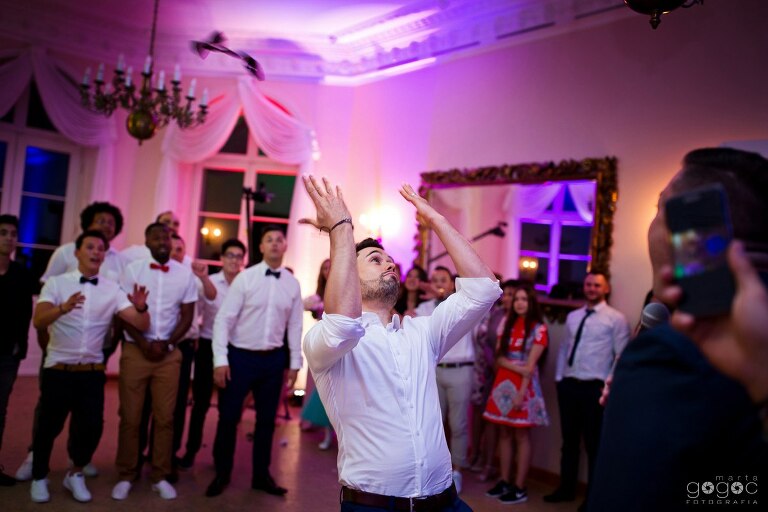 WAAACH5BAEAAAAALAAAAAABAAEAAAICRAEAOw==