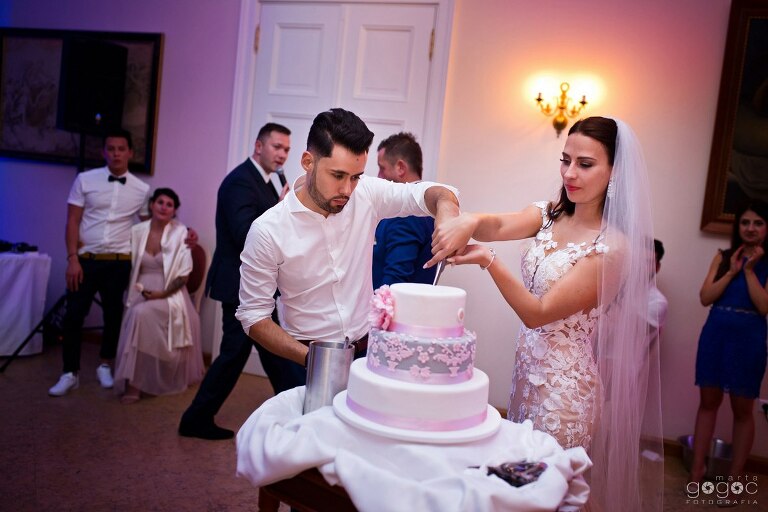 WAAACH5BAEAAAAALAAAAAABAAEAAAICRAEAOw==