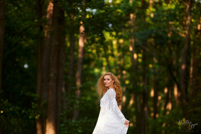 WAAACH5BAEAAAAALAAAAAABAAEAAAICRAEAOw==