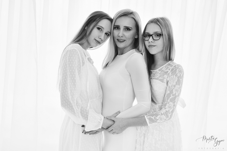 WAAACH5BAEAAAAALAAAAAABAAEAAAICRAEAOw==